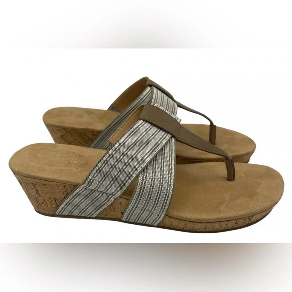 Market & Spruce Stella T-Strap Wedge Sandals 2 inch heel Tan and blue size 8🆕